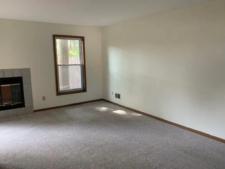 Elk Cir — Photo 8