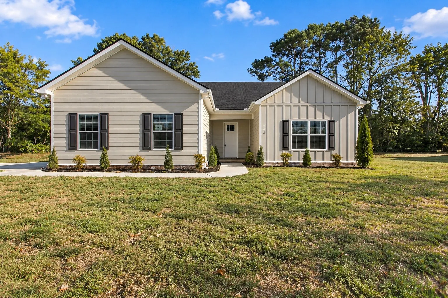 3 bed, 2.0 bath, 1653 sqft, $2,095 — Photo 1