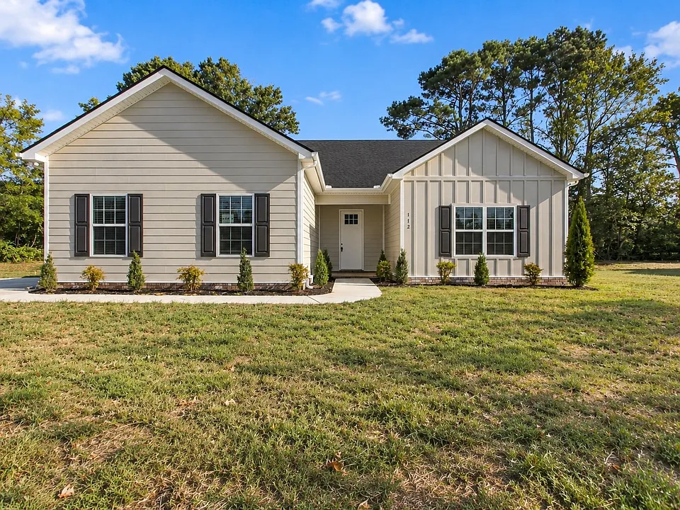 112 Centennial Ln