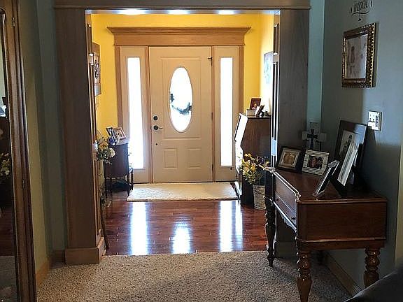 Front Door Entry Way5