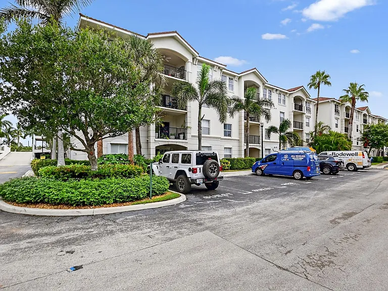 3212 Tuscany Way #3212 — Photo 1