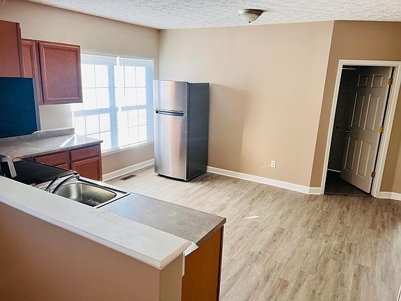 4th image of 1625 Columbia St #1
