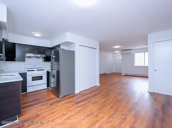 5th image of 187 Mosel Ave