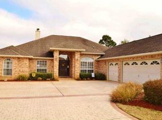 2730 Masters Blvd, Navarre, FL 32566