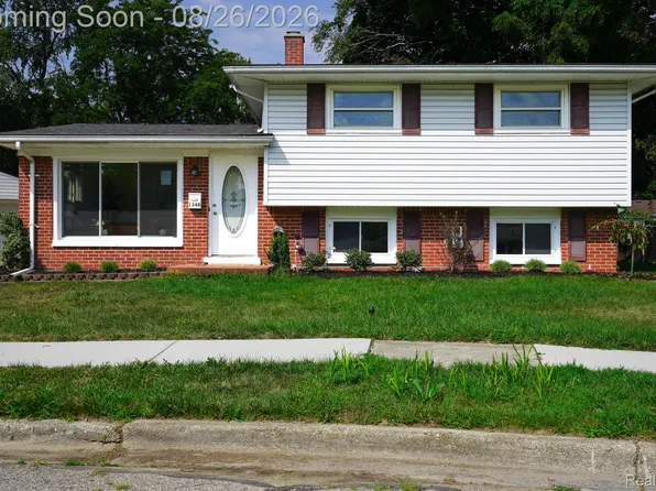 1348 Gault Dr, Ypsilanti, MI 48198
