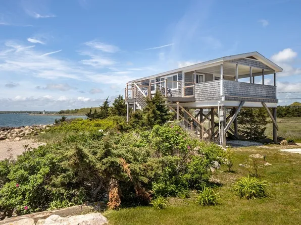 11 Sea Marsh Way, Mattapoisett, MA 02739