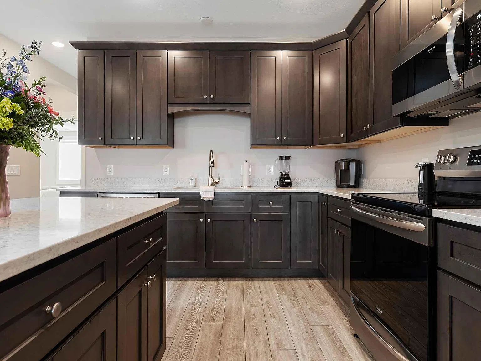 2 bed, 1200 sqft, $3,000 — Photo 3