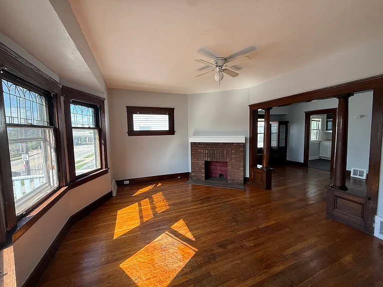 3129 W 98th St #UP — Photo 3