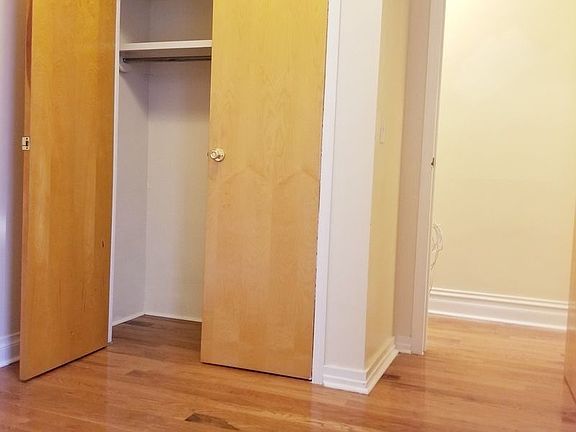 5th image of 3032 41st St APT 3R