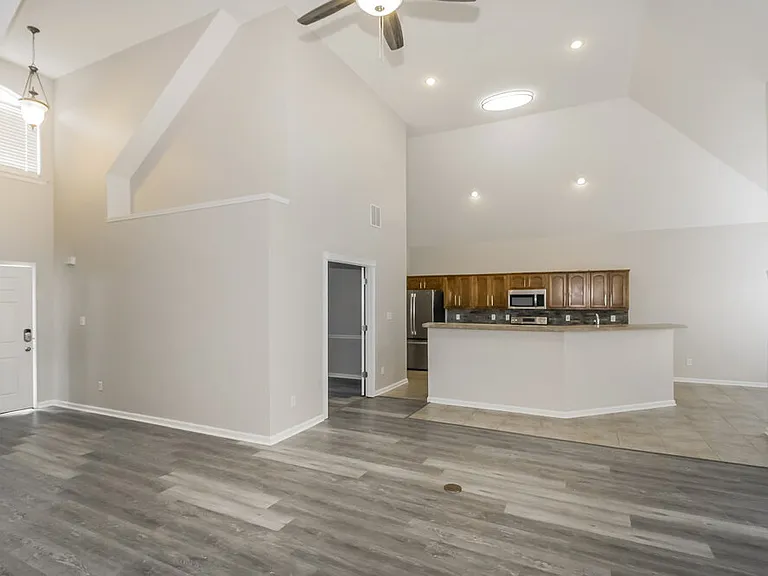 11662 Underwood Dr — Photo 3