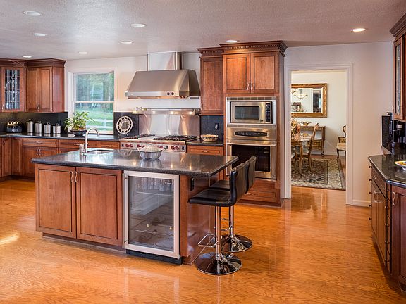 4th image of 4375 Burt Ln