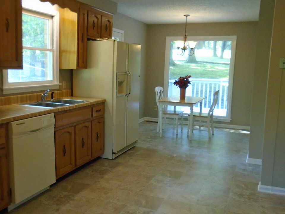 1st image of 1812 Auburn Dr
