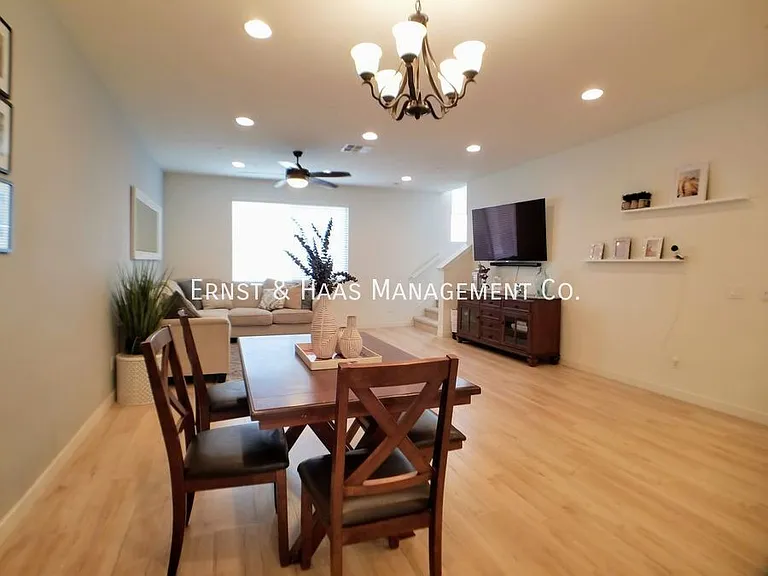 5777 Acacia Ln — Photo 8