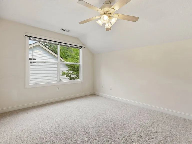 67 Covered Bridge Dr — Photo 24