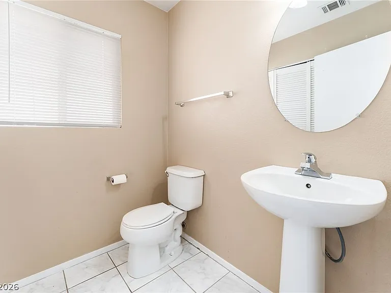 8725 Autumn Valley Ave — Photo 15