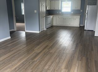 206 Pine St APT A, Energy, IL 62933