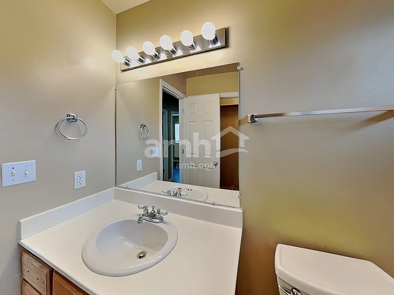 1251 S 820 W — Photo 15