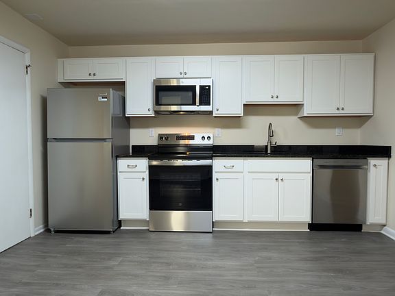 4th image of 203 N Church St #1