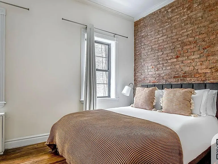 535 Hudson St #4H — Photo 6