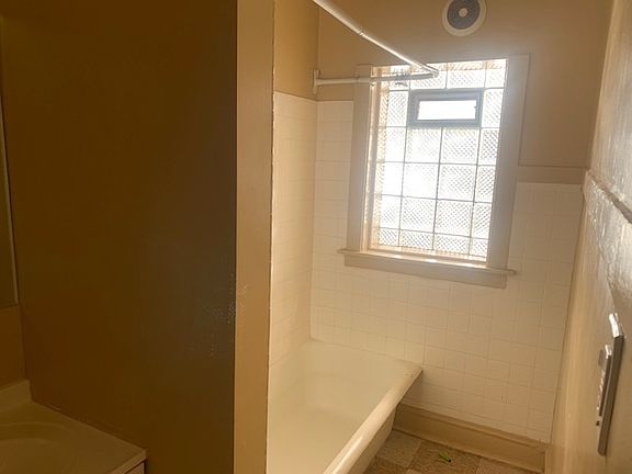 3rd image of 10214 S King Dr #2E