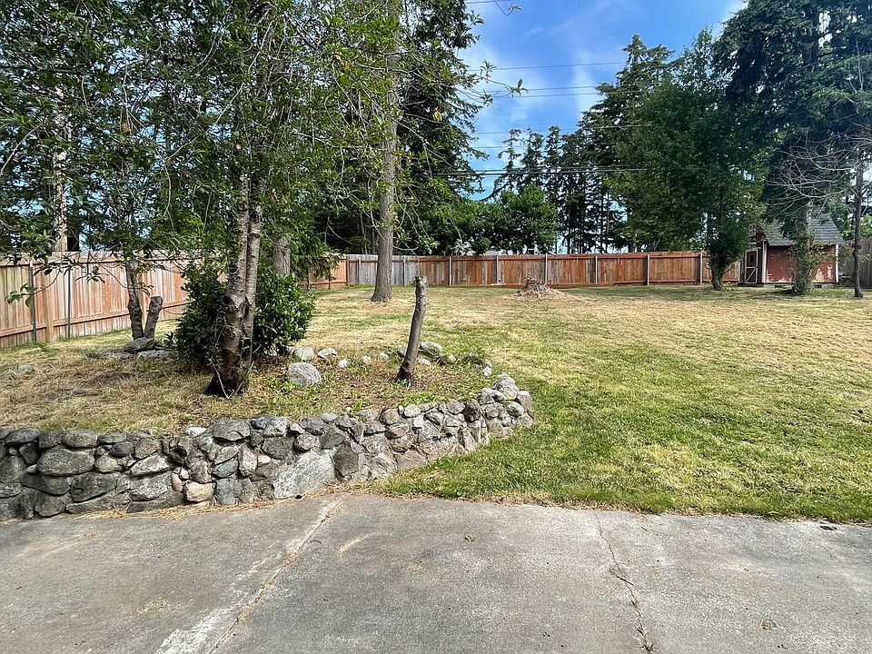 1st image of 640 NW Hyak Dr