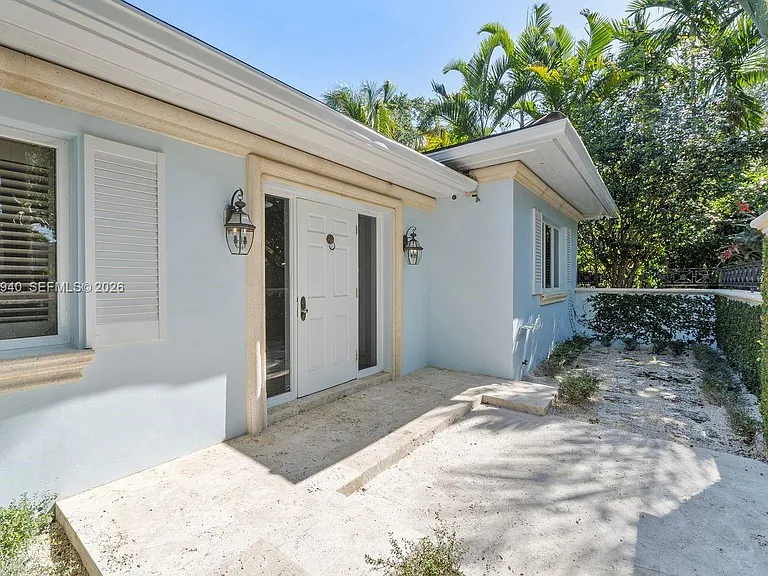 1037 Alfonso Ave — Photo 16