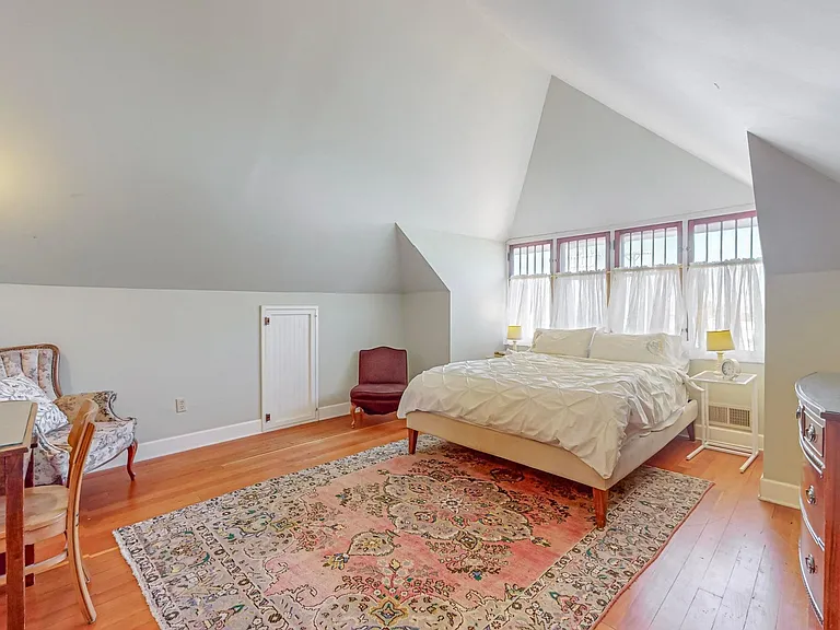 115 Elm St NE — Photo 20
