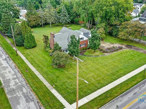 4th image of 710 Fairview Ave