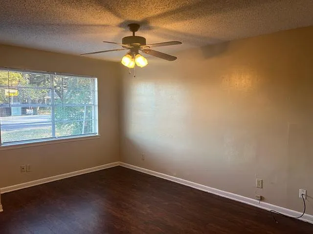 2 bed, 755 sqft, $895 — Photo 4