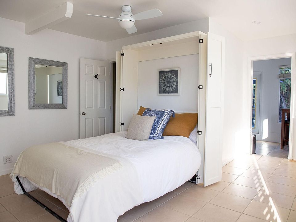 Murphy bed