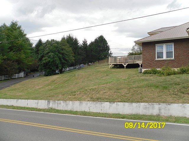 2nd image of 1801 Riverside Dr
