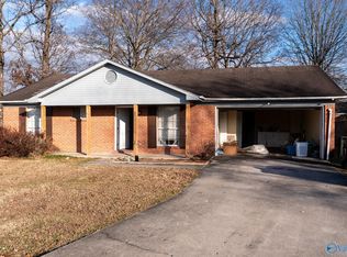1809 E Brownstone Ct SW, Decatur, AL 35603