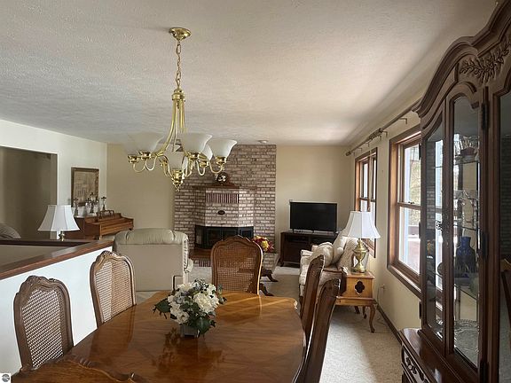 2nd image of 9739 W Oak Dr