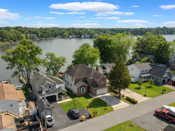 947 Lombardee Cir, Glen Burnie, MD 21060