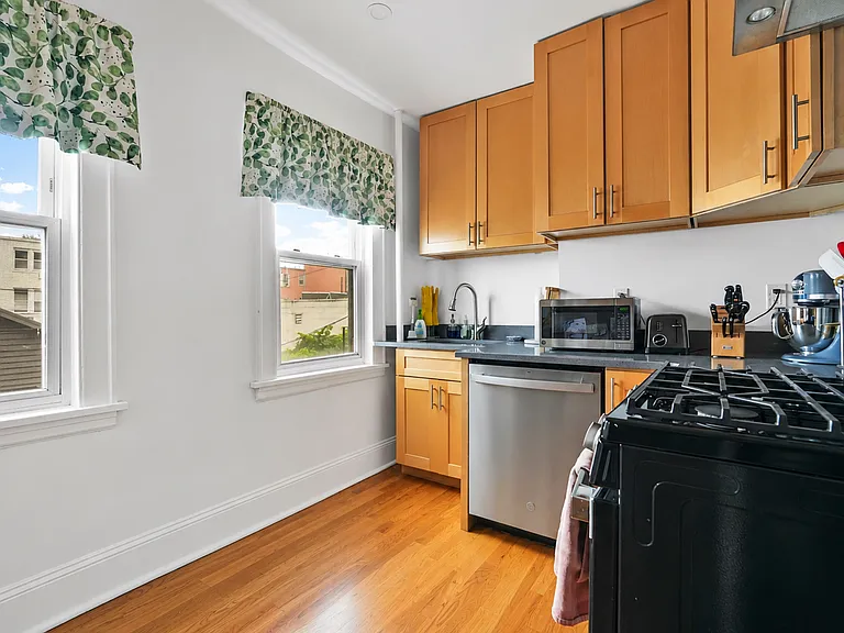 21-17 28th St #HOME — Photo 6