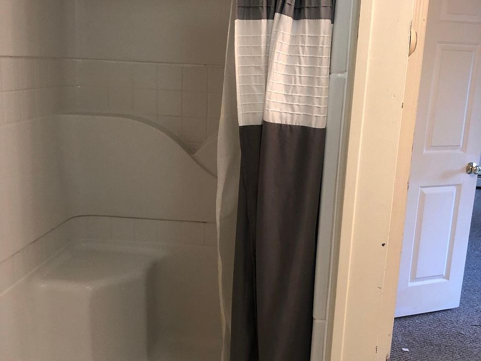 1st image of 166 Glenwood Ave Floor 1