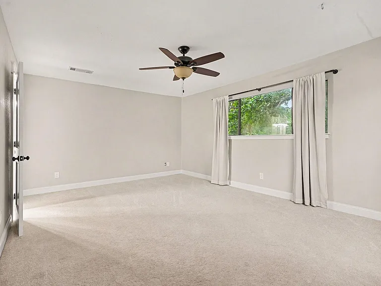18242 Lakeside Ln — Photo 8