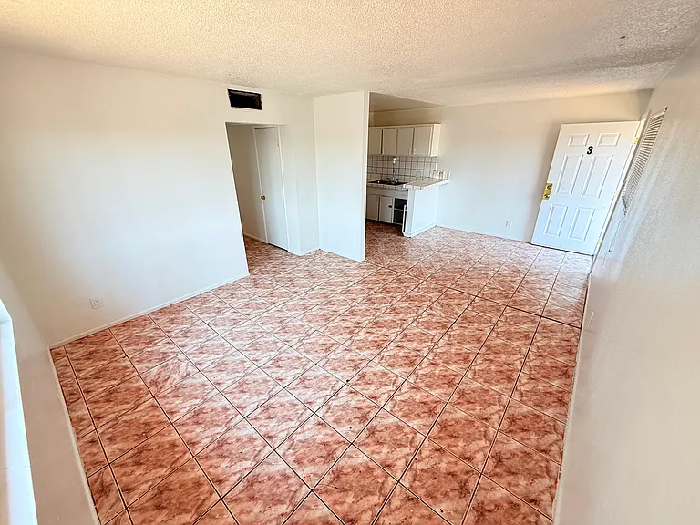 536 North Cir #C3 — Photo 2
