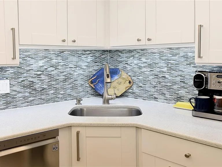4900 Brittany Dr S #811 — Photo 6