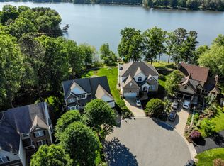 5702 Harbour Ridge Rd, Midlothian, VA 23112