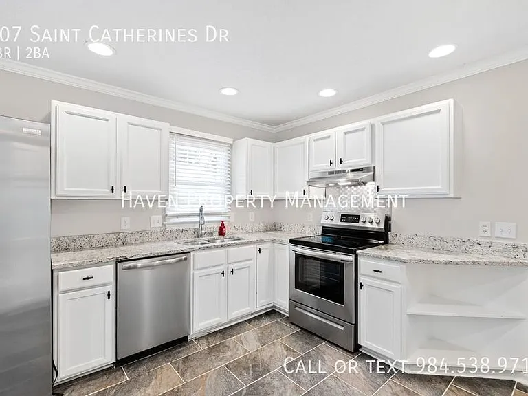 707 Saint Catherines Dr — Photo 8