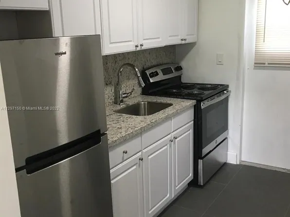 2515 NW 52nd St, Miami, FL 33142