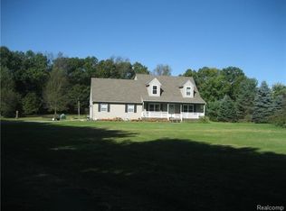 9138 Santiago Ct, Pinckney, MI