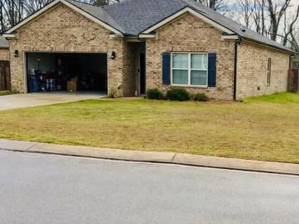 450 Lilly Dr, Oakland, TN 38060