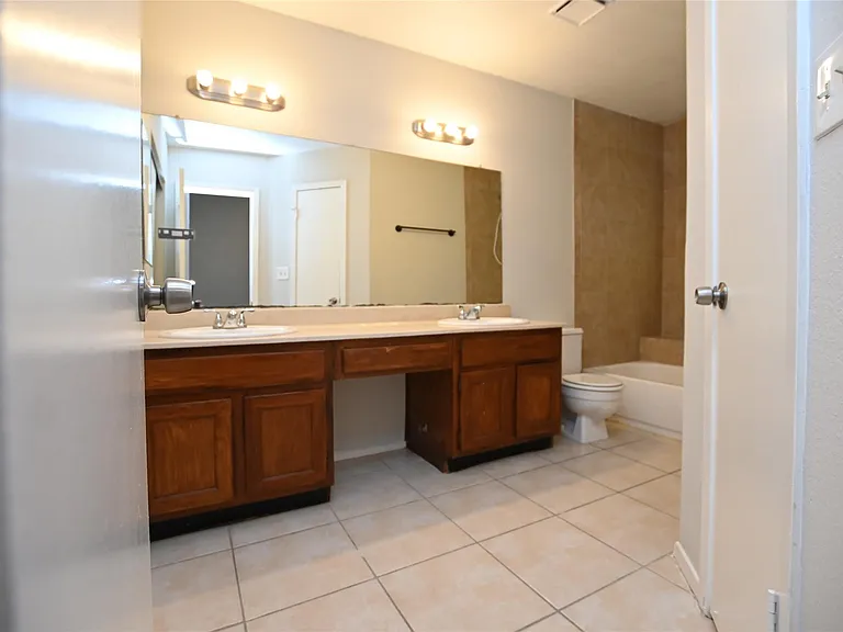 6702 Garden Canyon Dr — Photo 12