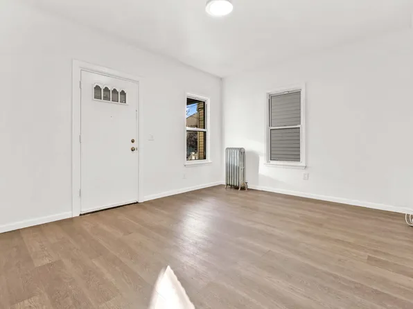 7-06 College Point Boulevard image 4 of 44