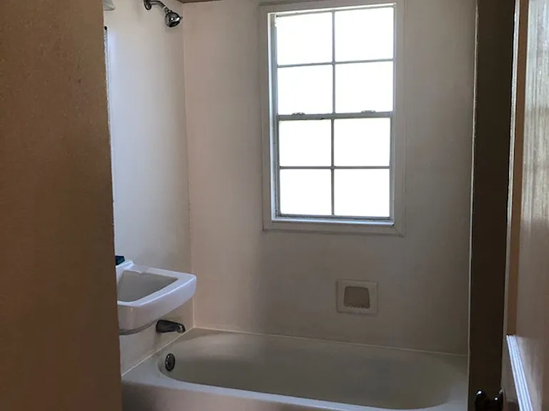 2525 Olive St — Photo 10