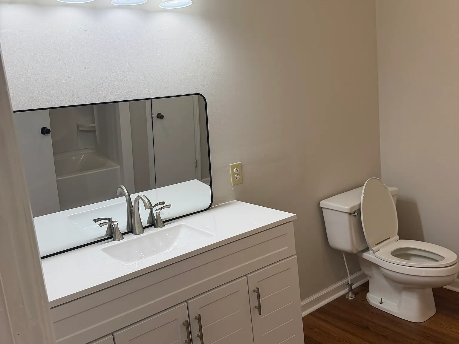 2 bed, 1000 sqft, $1,050 — Photo 3