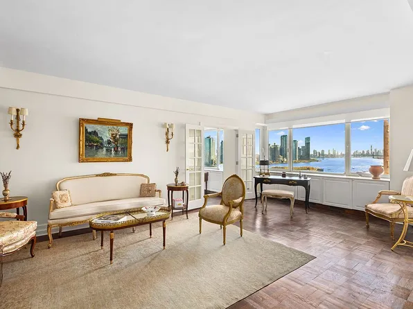 25 Sutton Pl S APT 15H, Manhattan, NY 10022