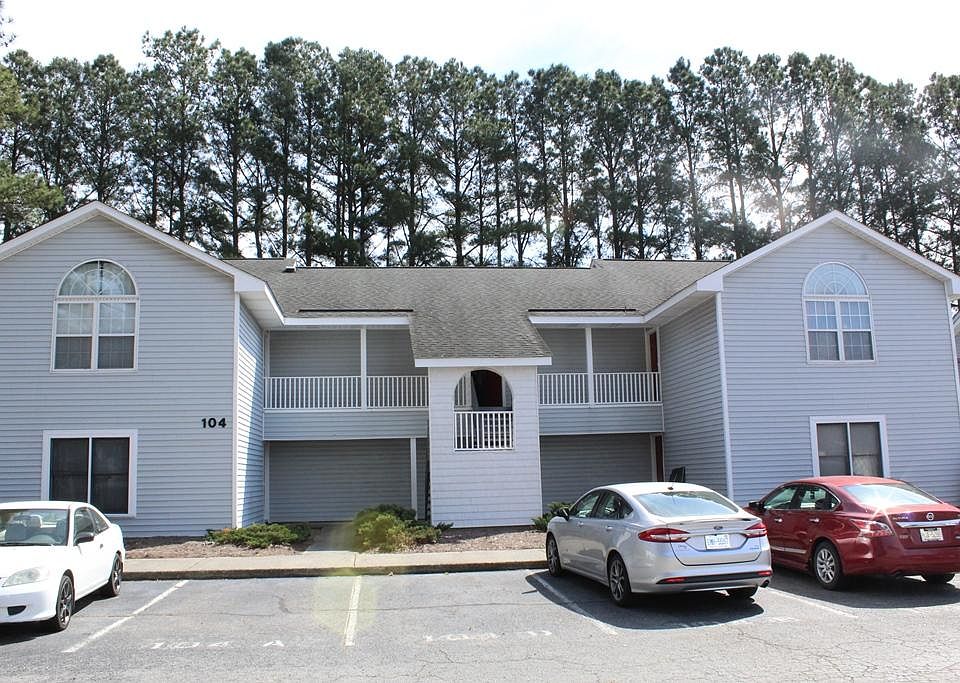 1st image of 104 B W Victoria Ct